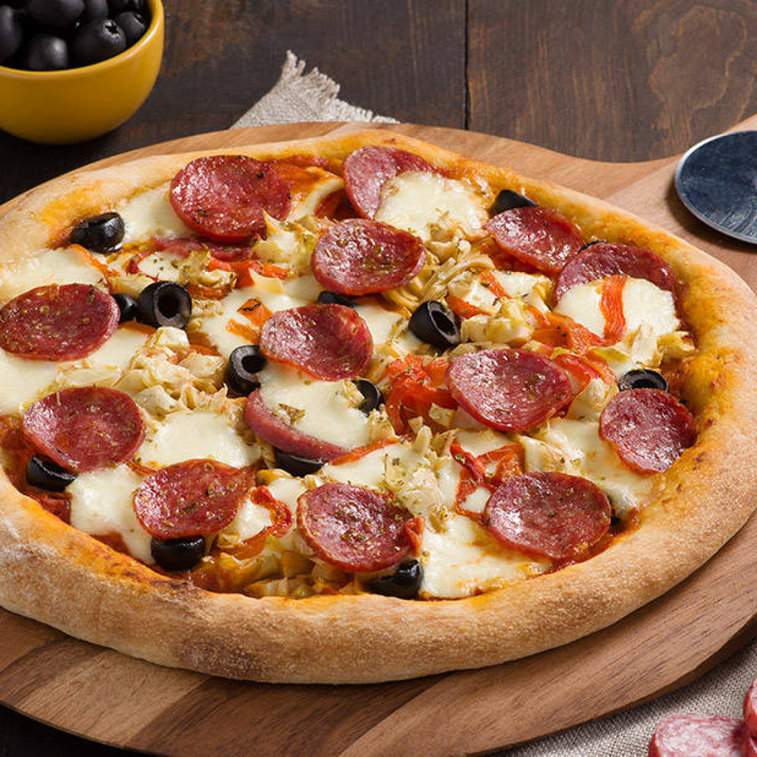 Pizza Charcuterie + Boisson + Dessert