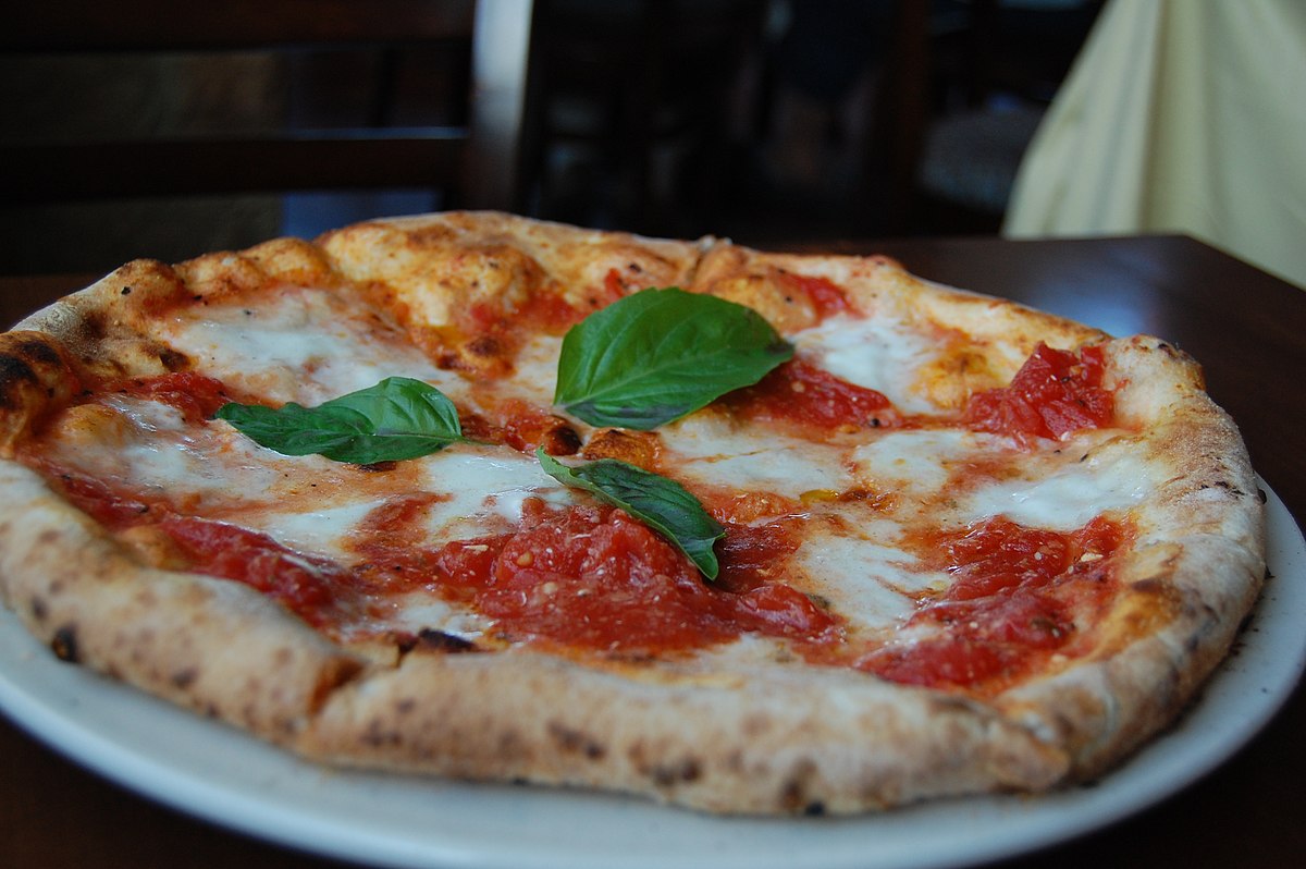 Pizza Margherita + Boisson + Dessert