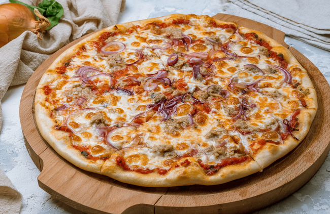 Pizza au Thon + Boisson + Dessert